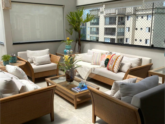 Apartamento à venda com 3 quartos, sendo 1 suíte,  em Morumbi, São Paulo, SP