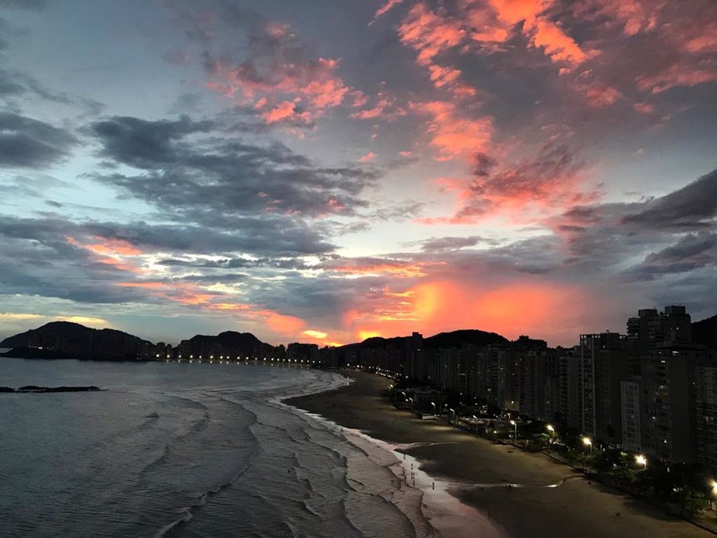 Apartamento com 3 dormitórios à venda, 100 m² por R$ 1.040.000,00 - Morro  do  Maluf - Guarujá/SP