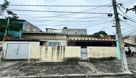 Casa à venda com 3 quartos em Santíssimo, Rio de Janeiro, RJ