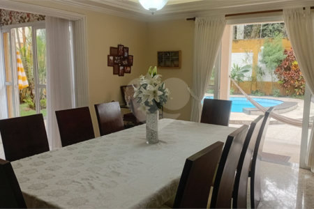 Casa à venda com 4 quartos, sendo 2 suítes, no condomínio Canamari, São Paulo - SP