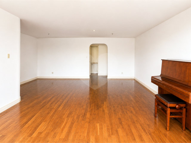 Apartamento à venda com 4 quartos, sendo 1 suíte,  em Alto da Boa Vista, São Paulo, SP