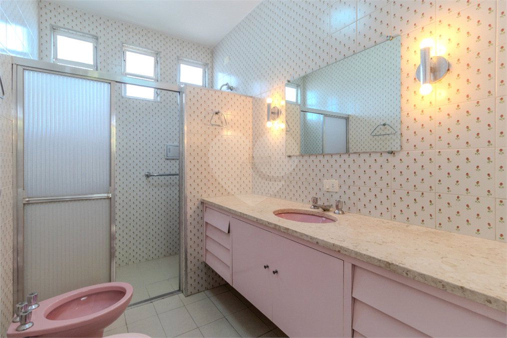 Casa Térrea à venda com 4 quartos, sendo 1 suíte, em Brooklin, São Paulo, SP