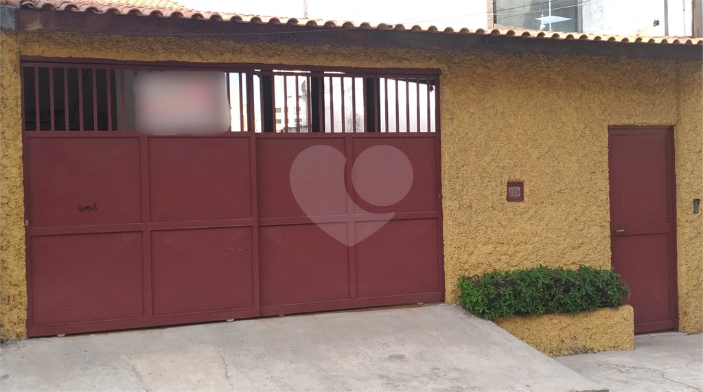 Casa à venda com 4 quartos, sendo 2 suítes,  em Vila Romero, São Paulo, SP