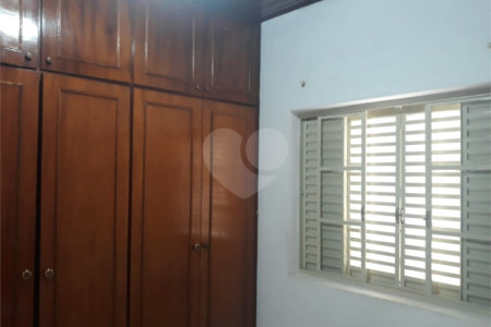 Casa à venda com 4 quartos, sendo 1 suíte, no Centro, São Roque, SP