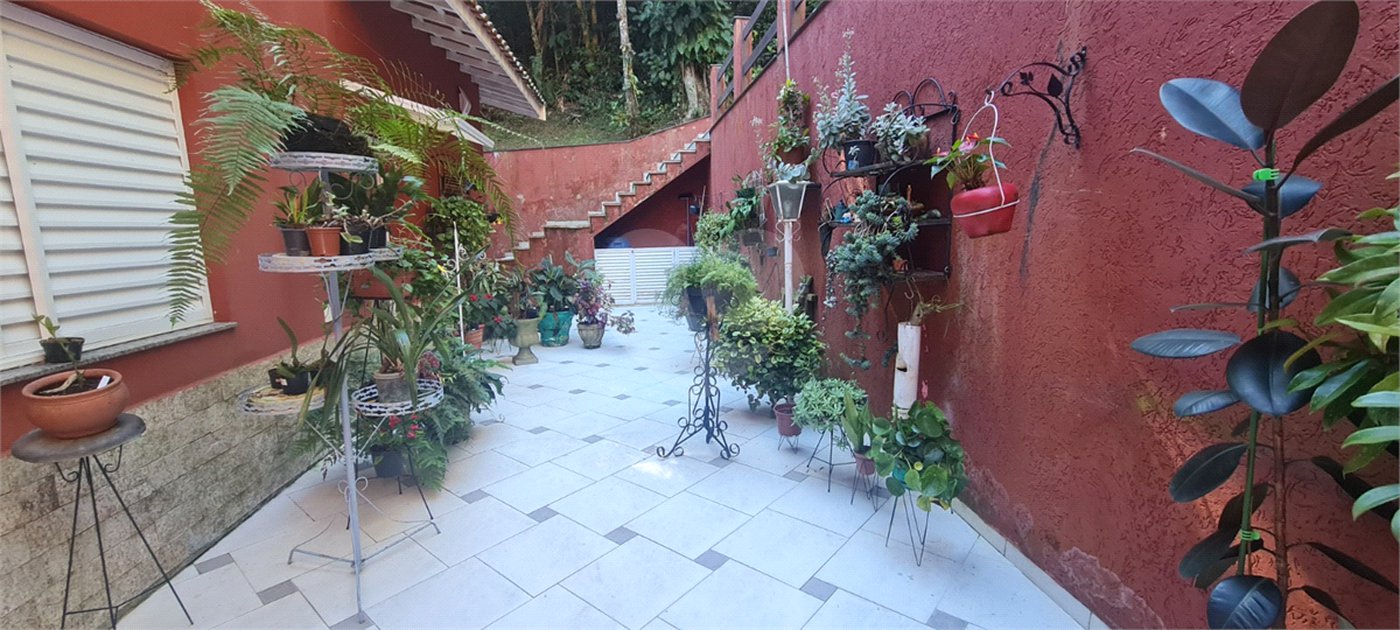 Casa à venda com 3 suítes no condomínio Parque Imperial da Cantareira, Mairiporã - SP