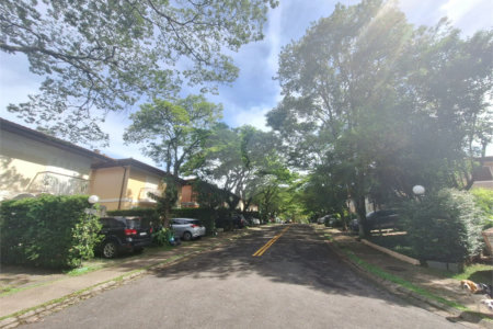 Casa à venda com 5 quartos, sendo 3 suítes,  no condomínio Vila Panamericana, São Paulo - SP
