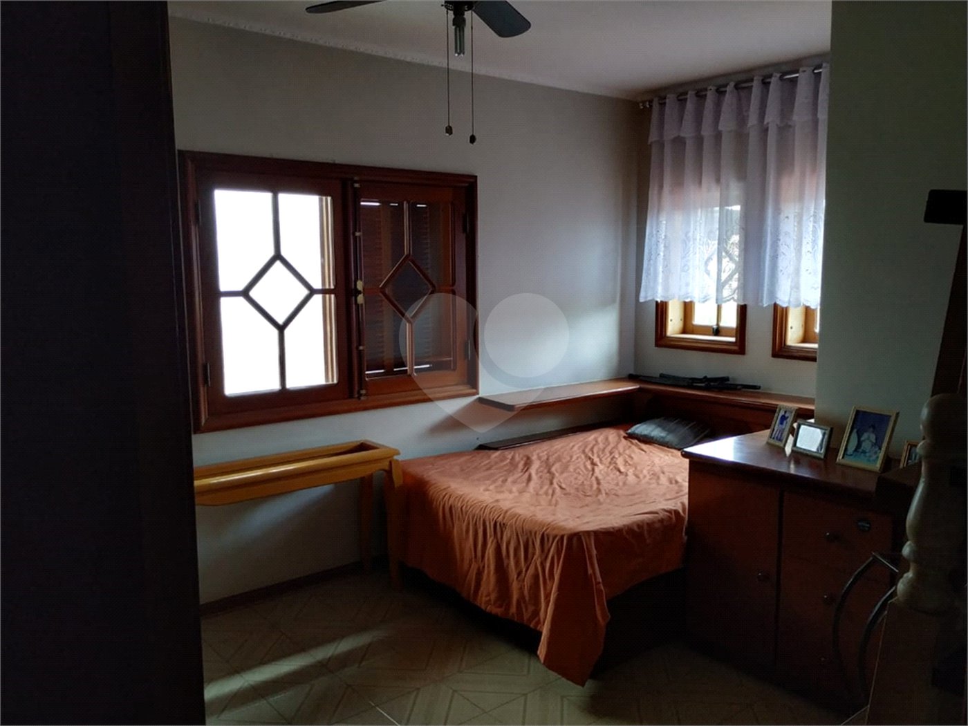 Casa à venda com 5 quartos, sendo 3 suítes,  no condomínio Portella, Itu - SP