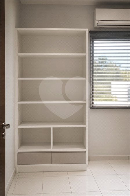Casa à venda com 3 quartos, sendo 1 suíte,  no condomínio Maison Vert, Várzea Grande - MT