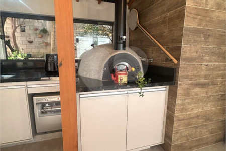 Casa à venda com 3 suítes no condomínio Braziliana, Valinhos - SP