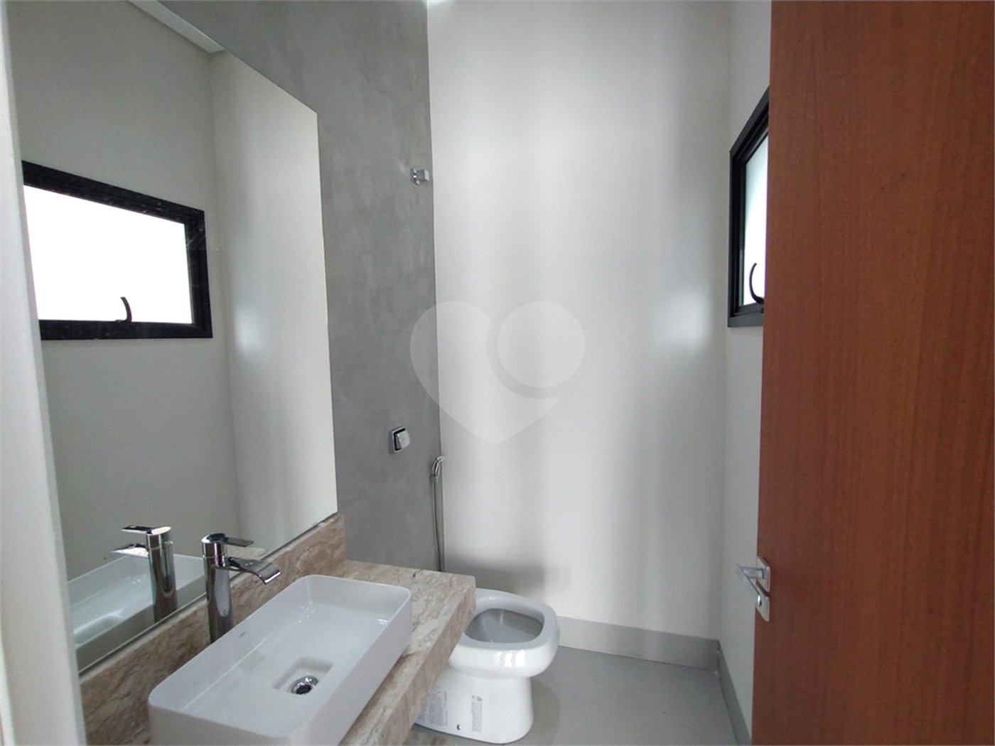 Casa à venda com 3 suítes no condomínio Residencial Golden Ville, Itapetininga - SP