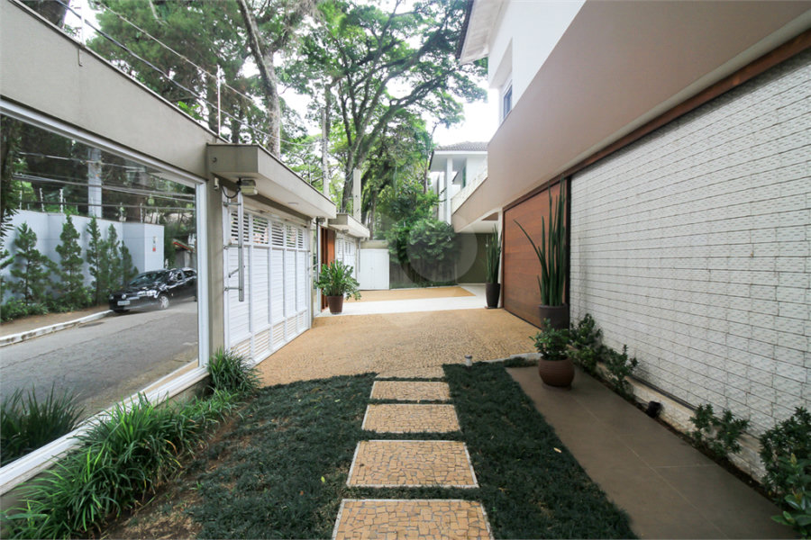 Sobrado à venda com 4 suítes em Tremembé, São Paulo, SP