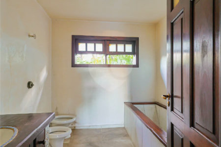 Sobrado à venda com 3 quartos, sendo 1 suíte,  em Jardim Leonor, São Paulo, SP