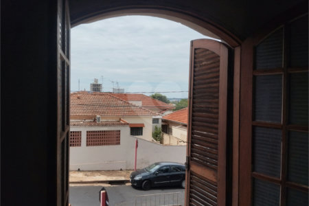 Sobrado à venda com 4 quartos, sendo 1 suíte,  em Vila Xavier (vila Xavier), Araraquara, SP