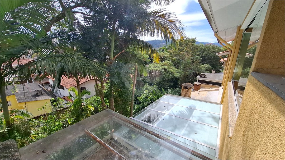 Casa à venda com 2 suítes no condomínio Village Palmas, São Paulo - SP