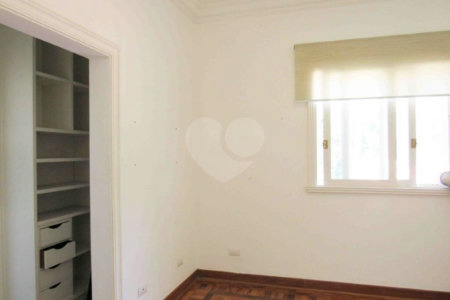 Casa à venda com 4 suítes no condomínio Chácara Flora, São Paulo - SP