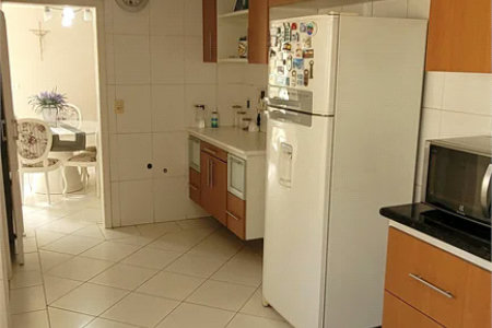 Sobrado à venda com 4 quartos, sendo 3 suítes, em Brooklin Paulista, São Paulo, SP