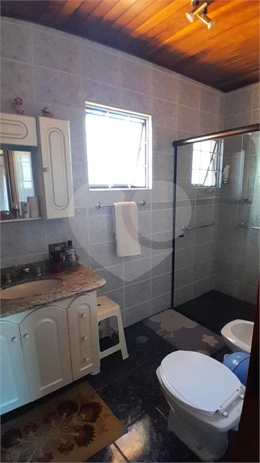 Sobrado à venda com 3 quartos, sendo 1 suíte, em Vila Isabela, Campos do Jordão, SP