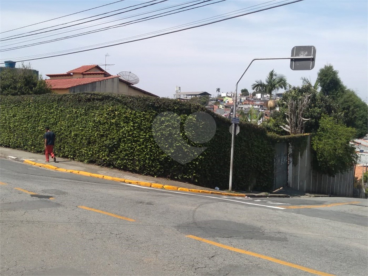 Casa à venda com 3 quartos, sendo 1 suíte,  em Vila Oliveira, Mogi das Cruzes, SP