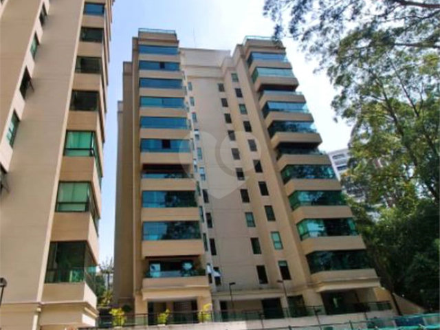 Apartamento à venda com 4 quartos, sendo 2 suítes,  em Morumbi, São Paulo, SP