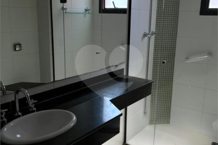Apartamento à venda com 3 quartos, sendo 1 suíte, em Vila Andrade, São Paulo, SP