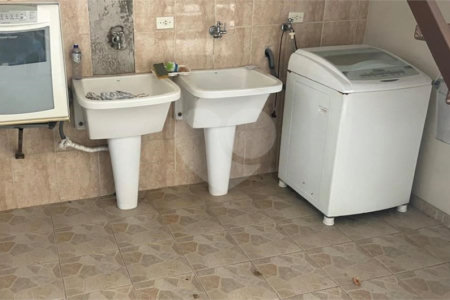 Sobrado à venda com 3 quartos, sendo 1 suíte,  em Jardim Selma Helena, Poá, SP