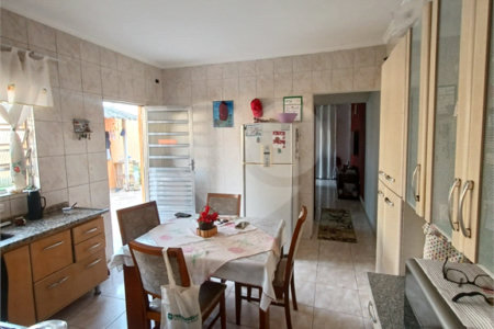 Casa à venda com 3 quartos, sendo 1 suíte,  em Jardim Santa Mônica, São Paulo, SP