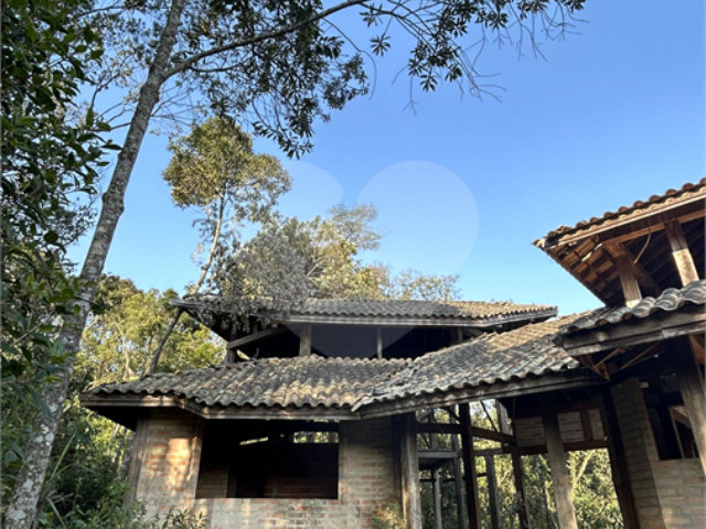 Casa à venda com 3 quartos, sendo 2 suítes,  no condomínio Alpes da Cantareira, Mairiporã - SP