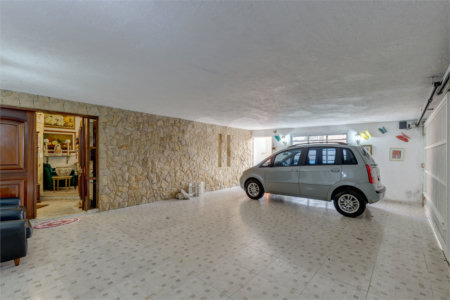 Casa Térrea à venda com 4 quartos, sendo 3 suítes, em Interlagos, São Paulo, SP