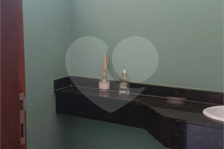 Casa à venda com 3 quartos, sendo 1 suíte, no condomínio Zuleika Jabour, Salto - SP
