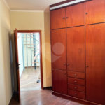 Sobrado para alugar com 4 quartos, sendo 2 suítes,  no Centro, Três Lagoas, MS