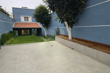 Casa à venda com 3 quartos, sendo 1 suíte, em Santa Teresinha, São Paulo, SP