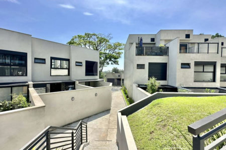 Casa à venda com 2 suítes no condomínio Gran Loft, Cotia - SP