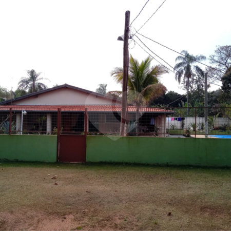 Chácara Balneário do 29 com piscina.