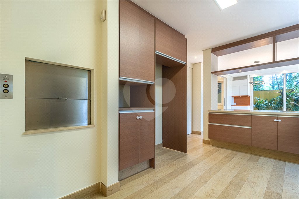 Casa à venda com 4 suítes no condomínio Las Cumbres, São Paulo - SP
