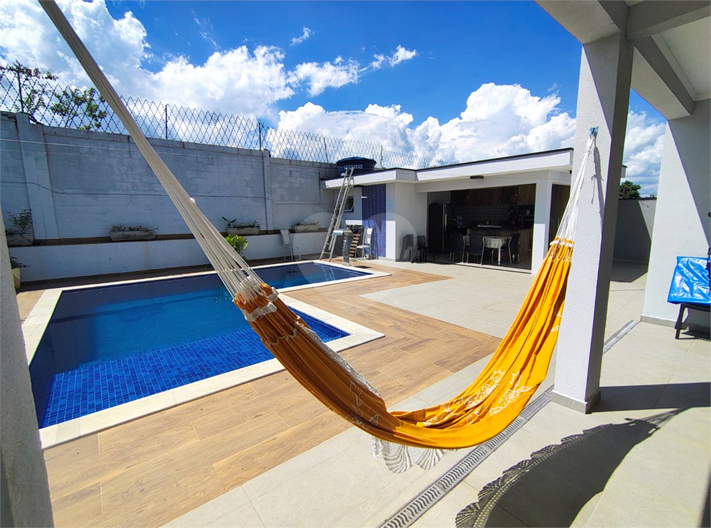 Casa à venda com 5 quartos, sendo 2 suítes, no condomínio Terras de Jundiaí, Jundiaí - SP