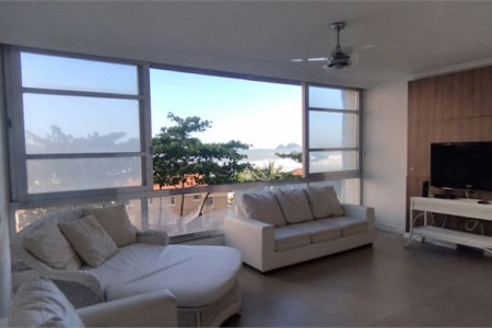 Apartamento Residencial à venda, Pitangueiras, Guarujá - AP0444.