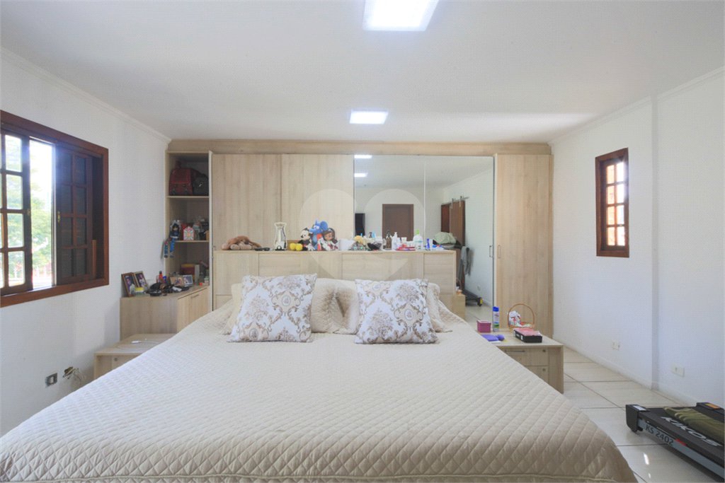 Sobrado à venda com 5 quartos, sendo 4 suítes, em Alto da Boa Vista, São Paulo, SP