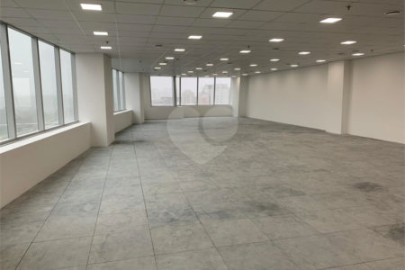 Sala à venda em Várzea de Baixo, São Paulo, SP