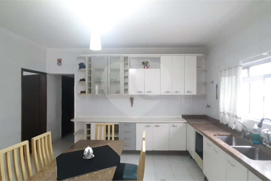 Sobrado à venda com 5 quartos, sendo 1 suíte,  em Vila Rosália, Guarulhos, SP