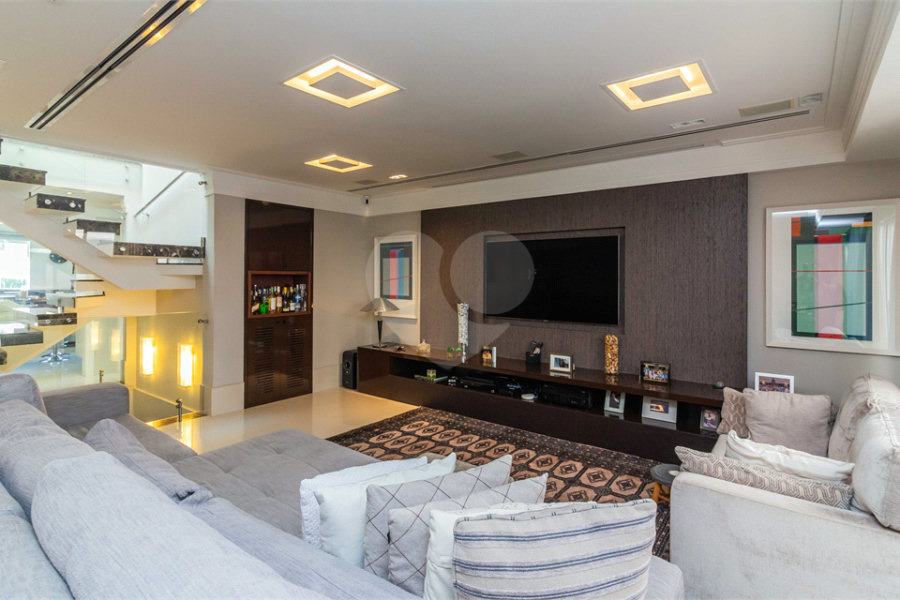 Casa à venda com 4 suítes no condomínio Residencial Quinta das Andorinhas, São Paulo - SP