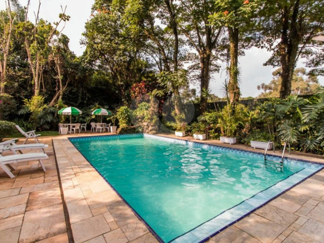 Casa à venda com 5 quartos, sendo 3 suítes,  em Alto da Boa Vista, São Paulo, SP