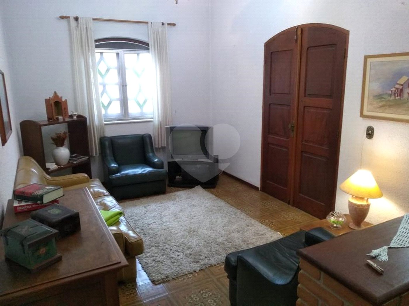 Casa à venda com 3 quartos, sendo 1 suíte, no Centro, Vinhedo, SP