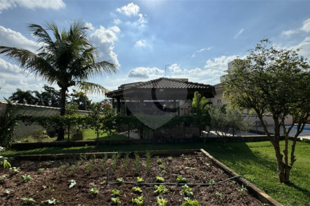Casa à venda com 4 quartos, sendo 3 suítes, no condomínio Terras de Mont Serrat, Salto - SP