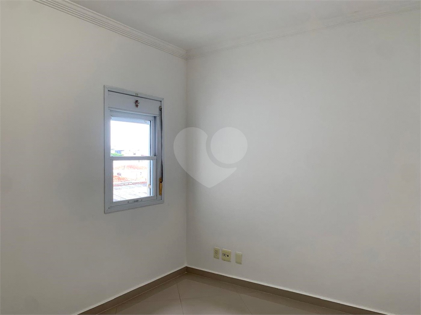 Sobrado à venda com 4 quartos, sendo 1 suíte, em Vila Campo Grande, São Paulo, SP