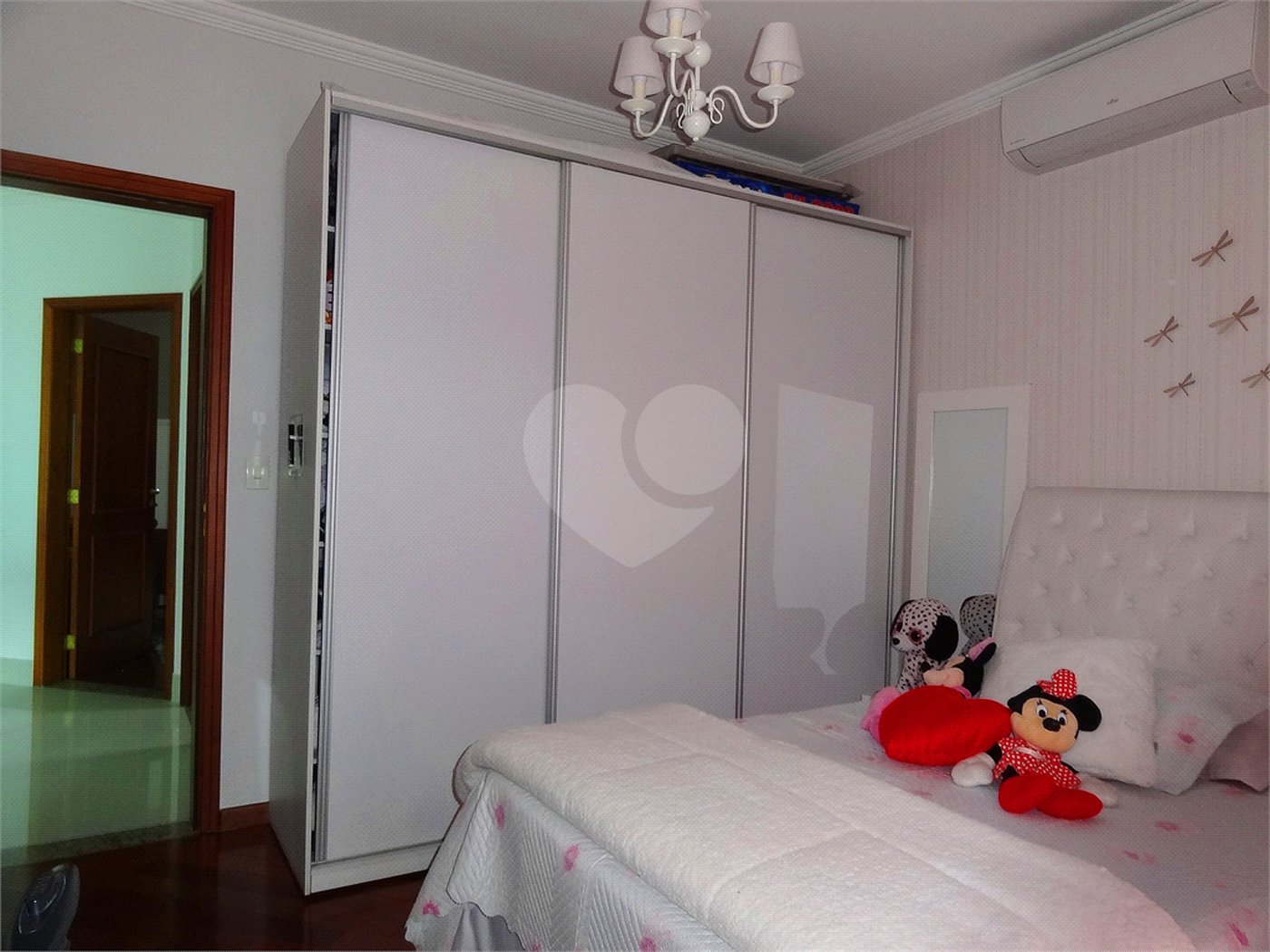 Sobrado à venda com 4 quartos, sendo 2 suítes, em Horto, São Paulo, SP