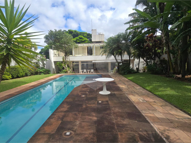 Casa à venda com 4 suítes em Santo Amaro, São Paulo, SP