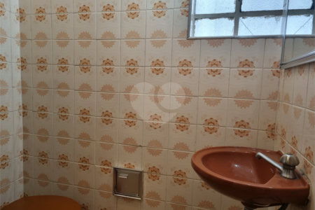 Sobrado à venda com 3 quartos em Moema, São Paulo, SP