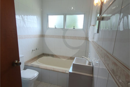 Casa à venda com 5 suítes no condomínio Vila Hípica I, Vinhedo - SP