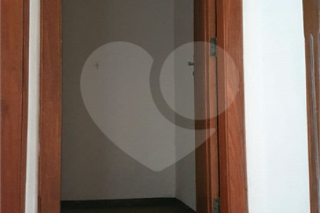 Sobrado à venda com 3 quartos em Várzea da Barra Funda, São Paulo, SP