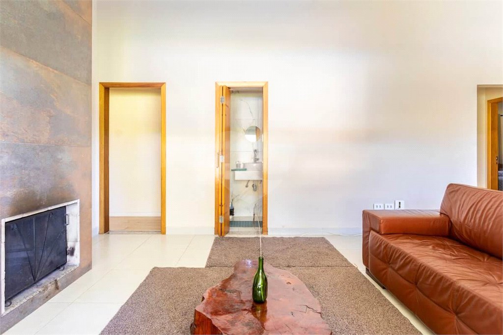Chácara à venda com 2 quartos, sendo 1 suíte, em Atibaia, SP